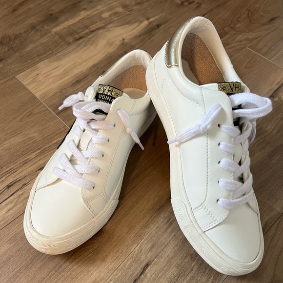 Vintage Havana Low Top Sneaker - Picture 2 of 14